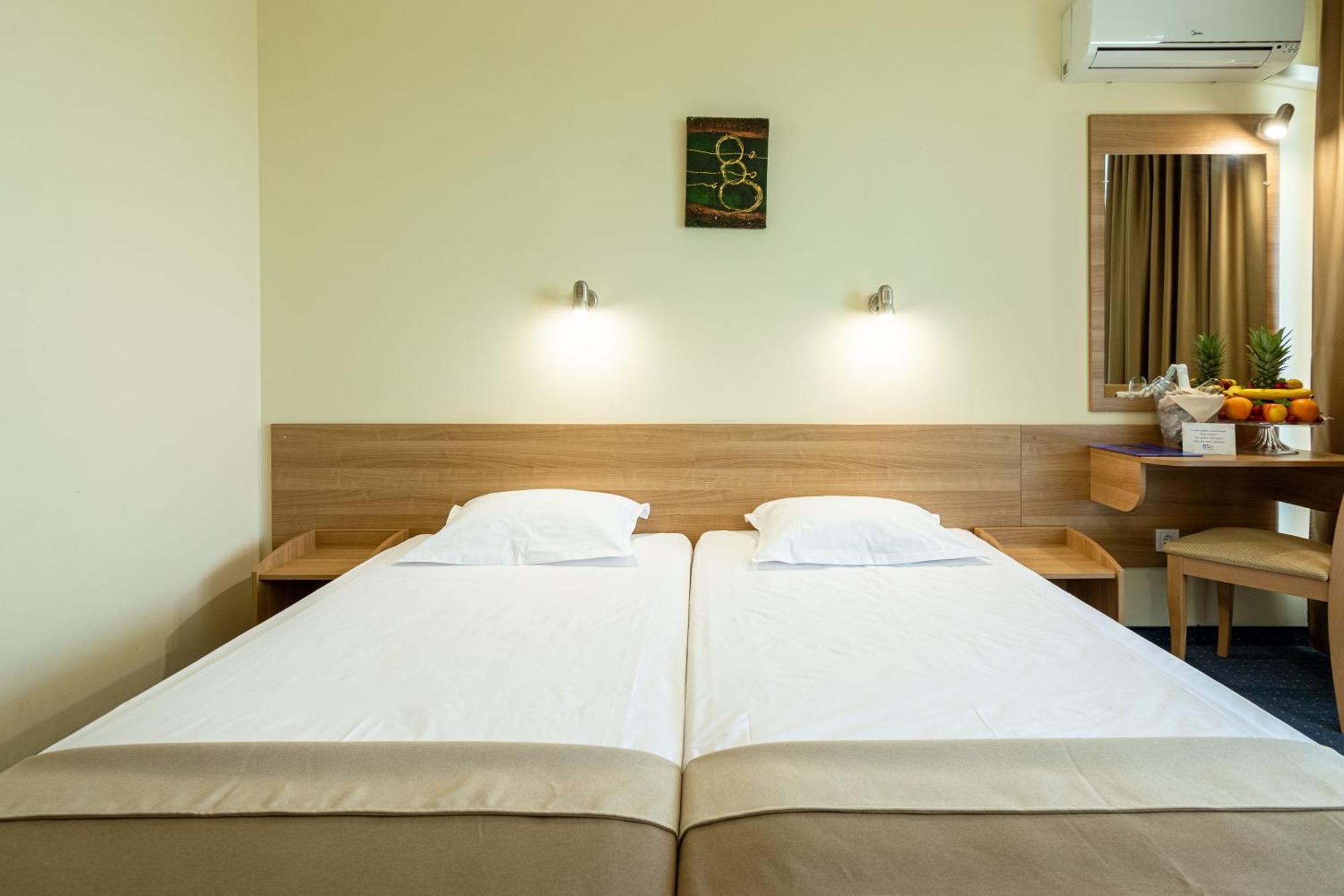 Otel Bsa Gradina & Aquapark 4*